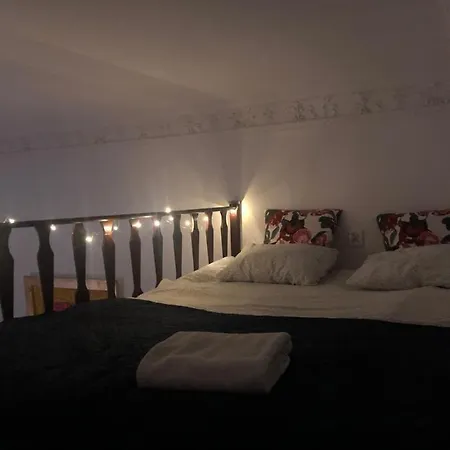 Nowogrodzka Apartment
